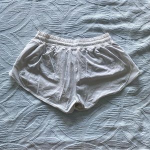 White Lululemon Hotty Hot Low-Rise Lined Short 2.5"